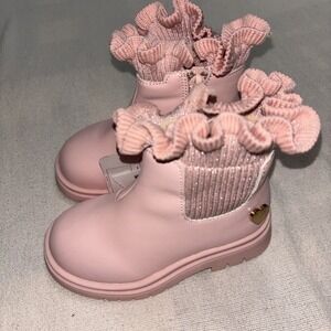 Stepping Stone Girls Pink Boots  Ruffle Heart 5Y NWT‎